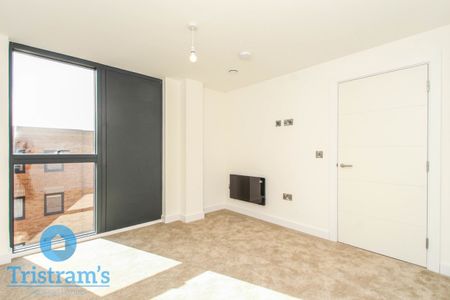 1 bed Apartment for Rent - Photo 2