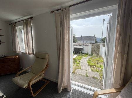 7 Trenarth, Penryn - Photo 3
