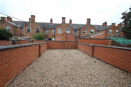 3 bedroom terraced house to rent - Photo 3