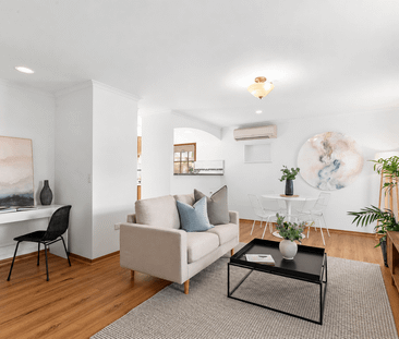 Convenience & Cosmopolitan Living - Photo 2