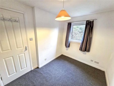 2 bedroom semi-detached house to rent - Photo 4