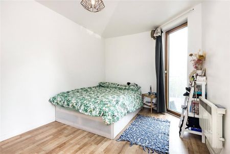 3 bedroom flat to rent - Photo 4