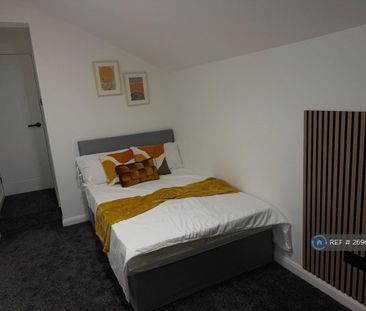 1 bedroom in a house share to rent - Photo 4