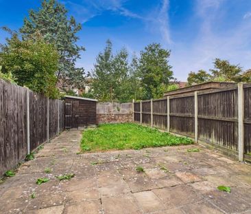1 bedroom in a house share to rent - Photo 2