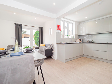9 Shelley Close - Stunning Five-bedroom property in Headington Rm 2 - Small Double - Photo 4