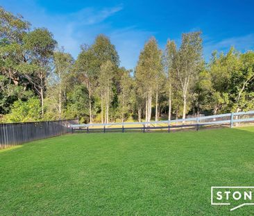 Only a 5-minute drive to Moonee Market shopping village and a 10-mi... - Photo 4