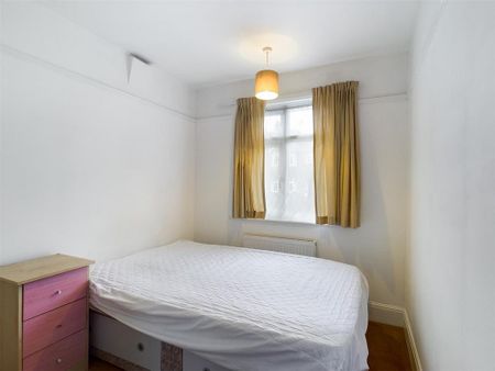 4 bedroom semi-detached house to rent - Photo 3