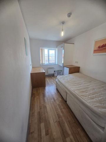 Studio to rent - Photo 4