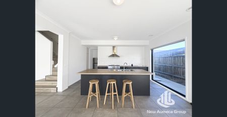 Spacious Family Home with Contemporary Finishes - Photo 3