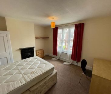 3 bedroom terraced house to rent - Photo 4