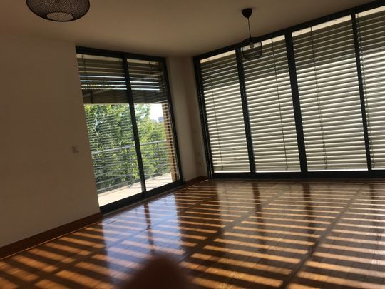 Apartamento T3 sem móveis para arrendamento na Quinta do Barão em Carcavelos. - Photo 1