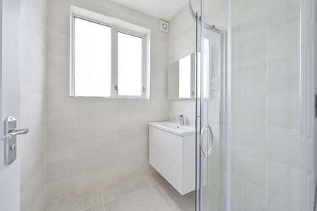 Kenley Road, Morden, SW19 - Photo 5
