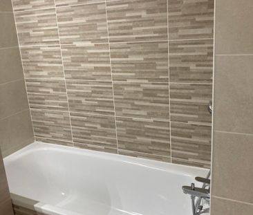 Location Appartement 3 pièces 56m² DRAGUIGNAN 83300 - Photo 2