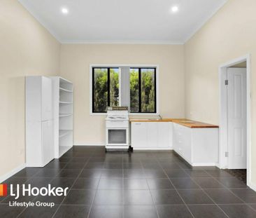 15 Pembroke Parade, Wilton - Photo 1