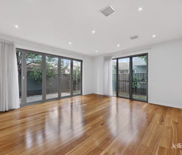 Modern Townhouse Living in Prime Location - Photo 2