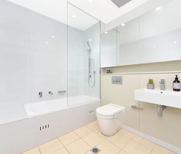 Open plan living | Split system air conditioning | Walk in closet - Photo 5