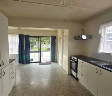 Two bedroom home - Photo 2