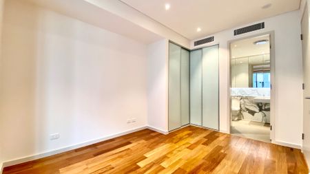 Modern design 2 Bedroom PLUS Study Room with car space for Rent - Photo 3