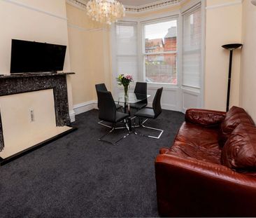 Beautiful & friendly shared house overlooking Granville Square - Photo 5