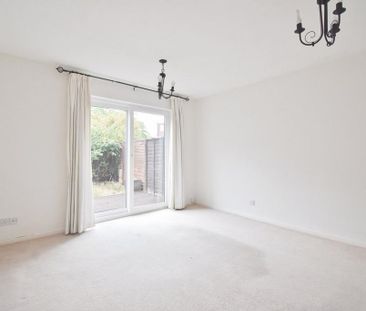 2 bedroom end of terrace house to rent - Photo 2
