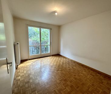 Lumineux, avec rangement et balcon - Photo 3