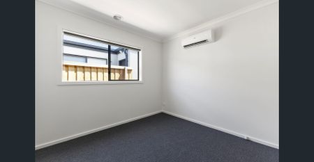 Spacious 4 Bedroom, 3 Bathroom Home with Double Garage - Photo 3