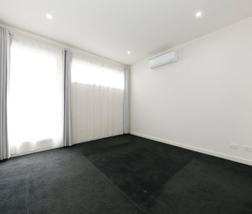 9 Hindon Street, Blackburn - Photo 2