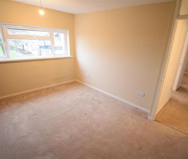 3 bedroom end of terrace house to rent - Photo 3
