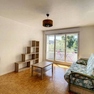 Villeurbanne : Coquet T2 meublé avec balcon, cave et garage - Photo 3