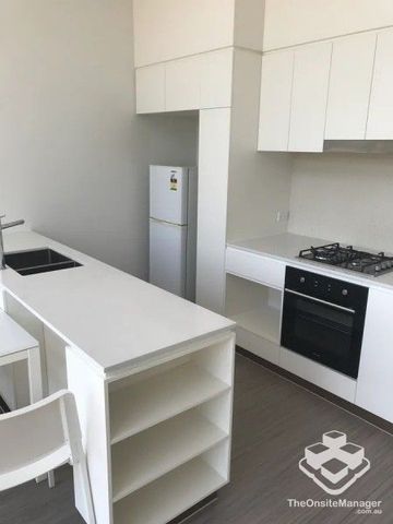 Fully furnished 1 bedroom apartment in the heart of Toowong - Photo 4