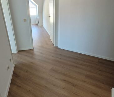 Gemütliche 3-Zi.-Whg. mit neuem Bad, neuem Laminatboden und Balkon ... - Photo 4