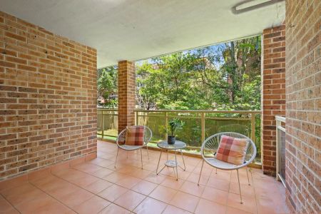 “Modern three bedroom ground floor gem with courtyard in Hurstville” - Photo 3