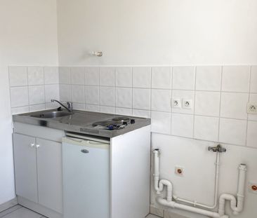 Location Appartement 2 pièces 48m² VICHY 03200 - Photo 2
