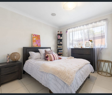 Spacious lounge and Gas cooking! - Photo 4