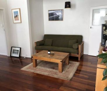 SPACIOUS ONE BEDROOM VILLA CONVERSION - Photo 4