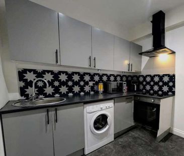 William Street, Swindon, SN1 - Photo 2