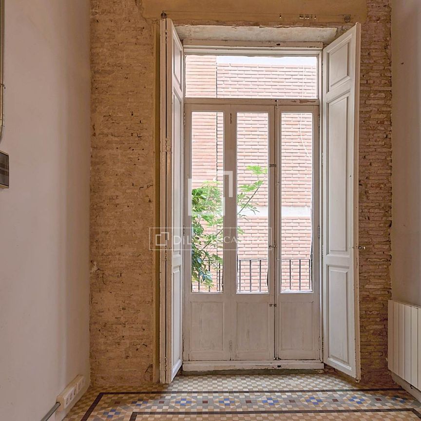 Excellent 2 Bedroom apartment for rent in El Carmen, Valencia - Photo 1