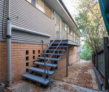 2/17 vimy Street, Bardon, Qld 4065 - Photo 1