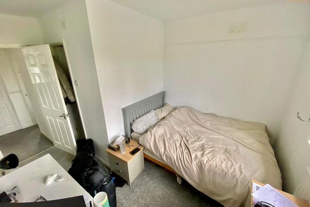 St Mildreds Road - Photo 1