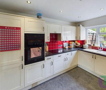 3 bedroom semi-detached house to rent - Photo 5