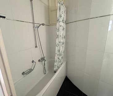 Appartement 2 pièces en plein centre-ville aux Pâquis - Photo 1