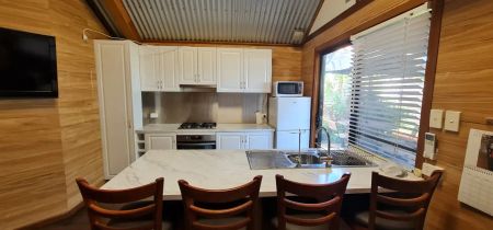 “2 Bedroom House - Furnished” - Photo 4