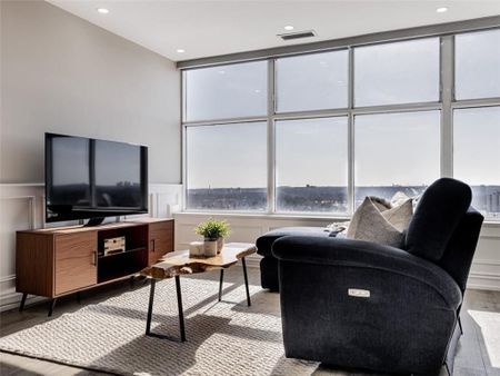 For Lease - 880 DUNDAS Street Unit# UPH7, Mississauga, Ontario - Photo 3