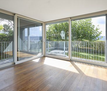 Moderne Doppelhaushälfte mit Seesicht, Dachterrasse und eigenem Garten - Photo 1