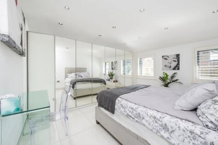 3 bedroom house in 11 Kew Foot Road - Photo 4