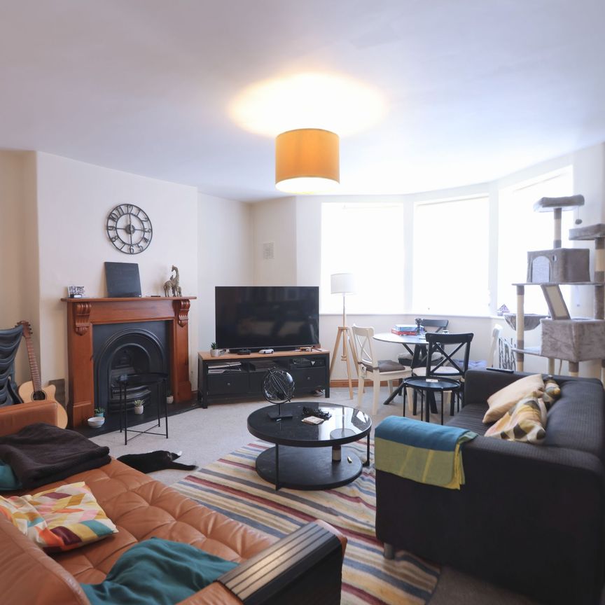 2 Bedroom Home – Professional Let - Photo 1
