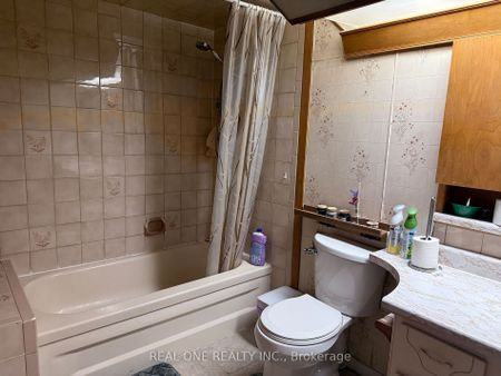 For Lease - 221 Elka Drive Unit# Basement, Richmond Hill, Ontario - Photo 4