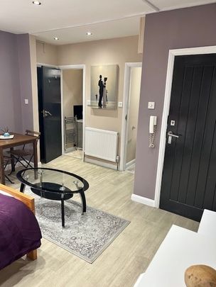 Studio Flat, Highfield Avenue, NW11 - Photo 1