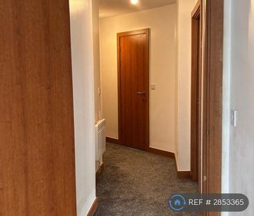 2 bedroom flat to rent - Photo 6