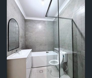 RENOVATED 2 BEDDEROM VILLA - Photo 2